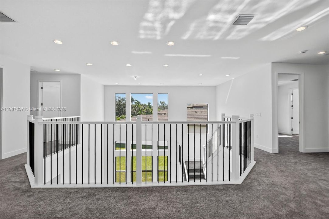 For Rent: $12,200 (5 beds, 7 baths, 4605 Square Feet)