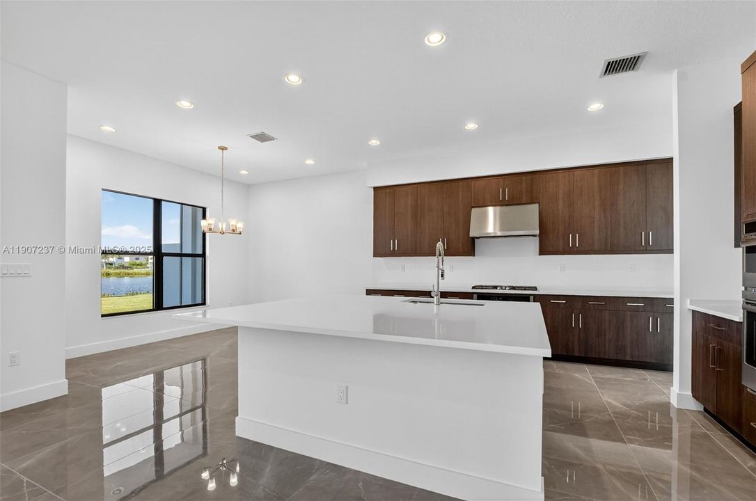 For Rent: $12,200 (5 beds, 7 baths, 4605 Square Feet)