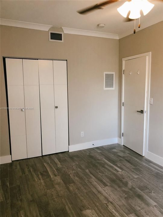 Под контрактом: $1,900 (1 спален, 1 ванн, 700 Квадратных фут)