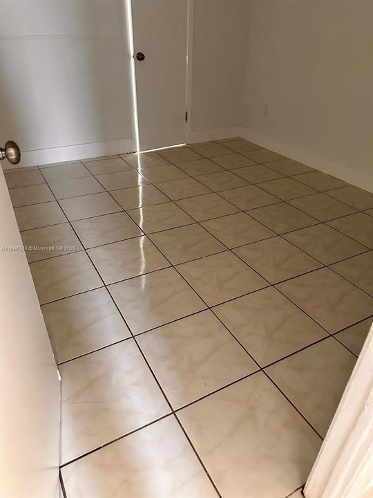 Recently Rented: $2,400 (4 beds, 2 baths, 1310 Square Feet)