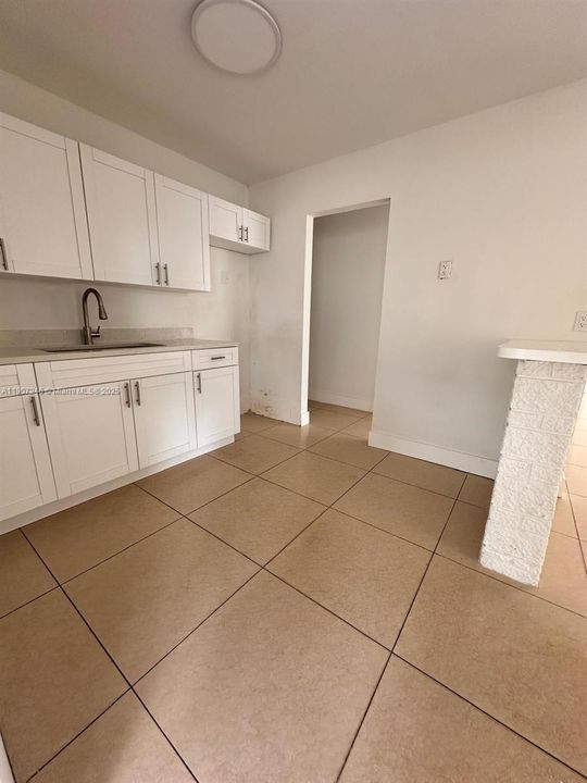 Recently Rented: $2,400 (4 beds, 2 baths, 1310 Square Feet)