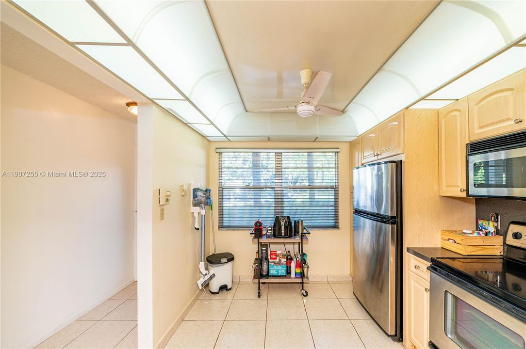 For Sale: $155,000 (2 beds, 2 baths, 1156 Square Feet)