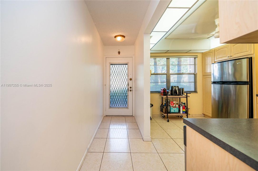 For Sale: $155,000 (2 beds, 2 baths, 1156 Square Feet)