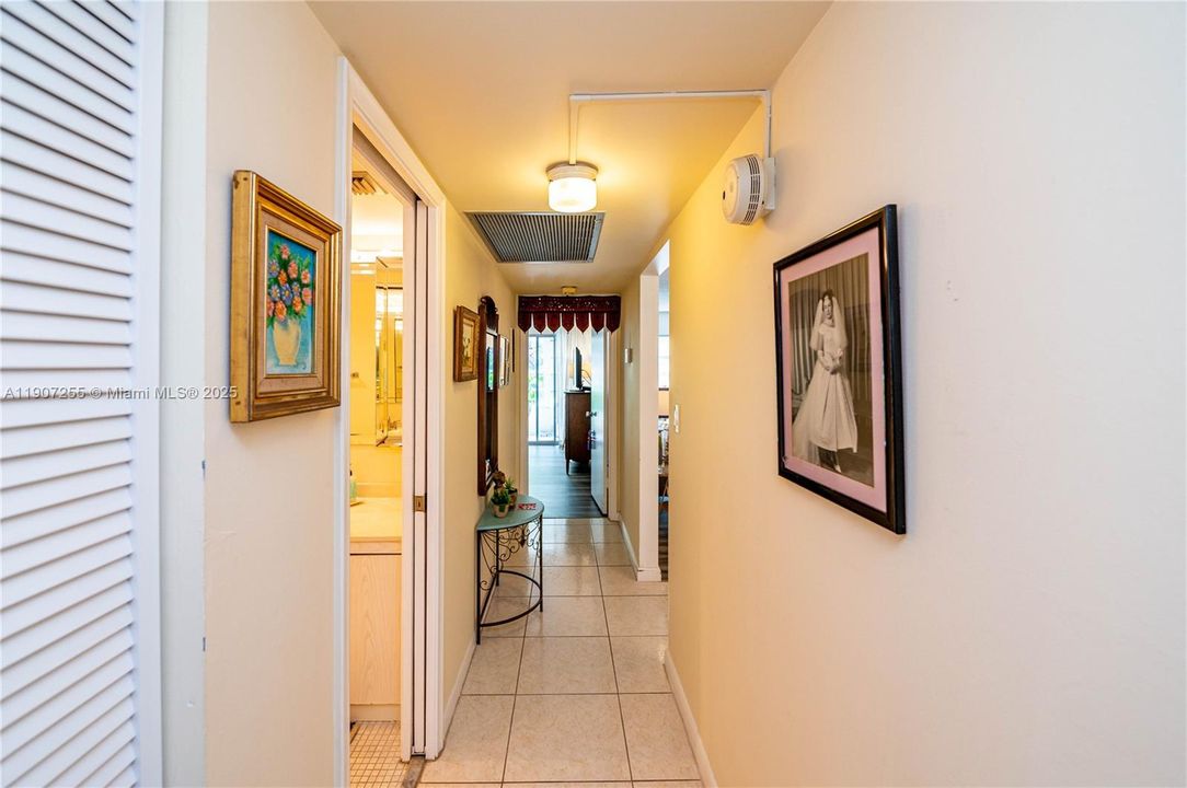 For Sale: $155,000 (2 beds, 2 baths, 1156 Square Feet)