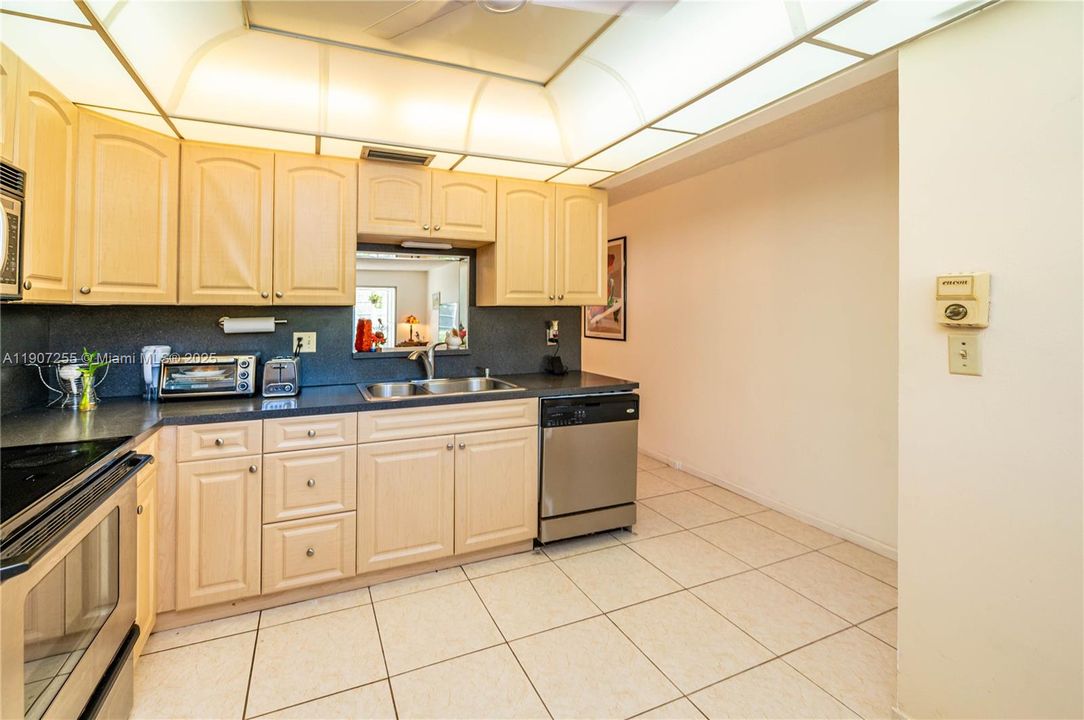 For Sale: $155,000 (2 beds, 2 baths, 1156 Square Feet)