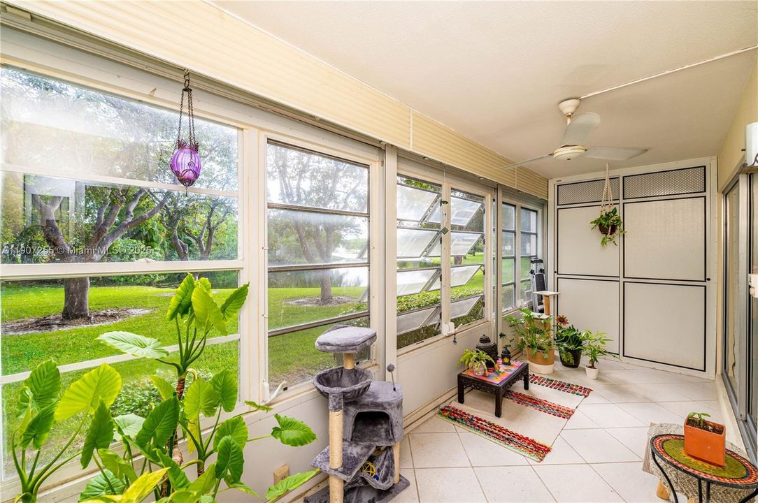 For Sale: $155,000 (2 beds, 2 baths, 1156 Square Feet)