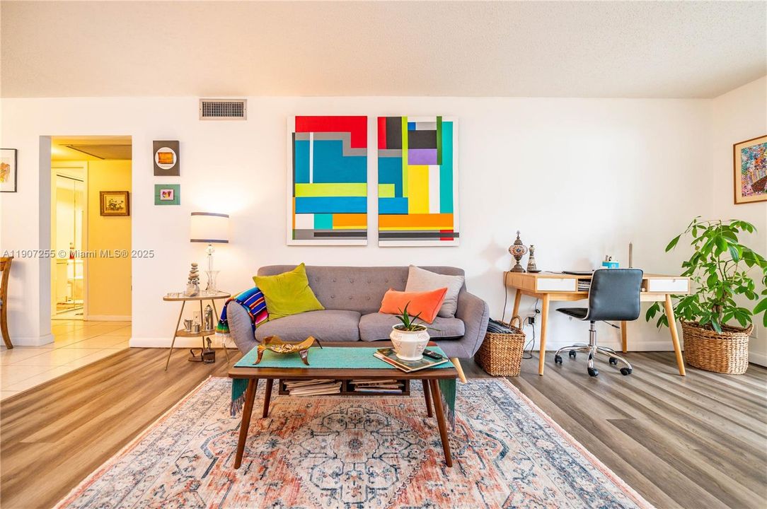 For Sale: $155,000 (2 beds, 2 baths, 1156 Square Feet)