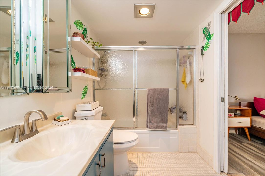 For Sale: $155,000 (2 beds, 2 baths, 1156 Square Feet)