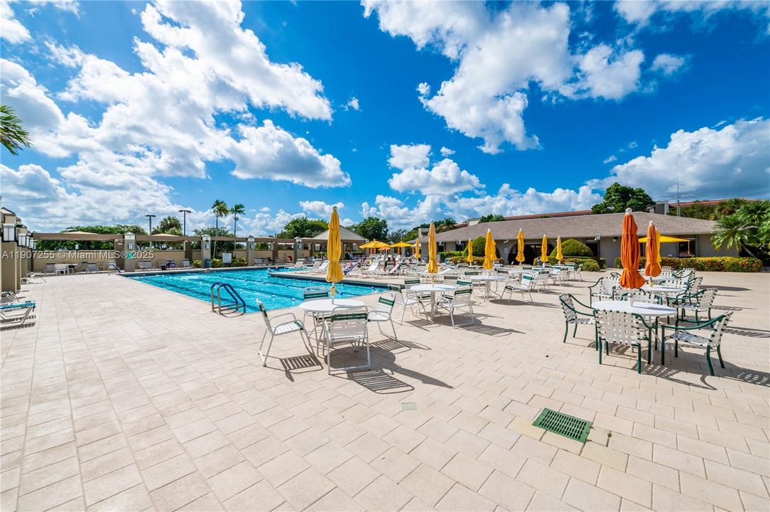 For Sale: $155,000 (2 beds, 2 baths, 1156 Square Feet)