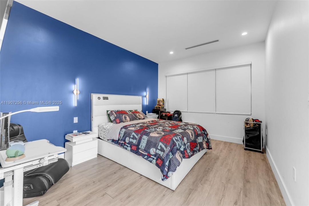 For Rent: $6,800 (3 beds, 3 baths, 2264 Square Feet)