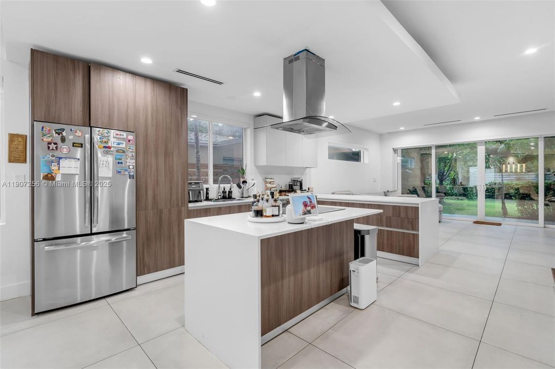 For Rent: $6,800 (3 beds, 3 baths, 2264 Square Feet)