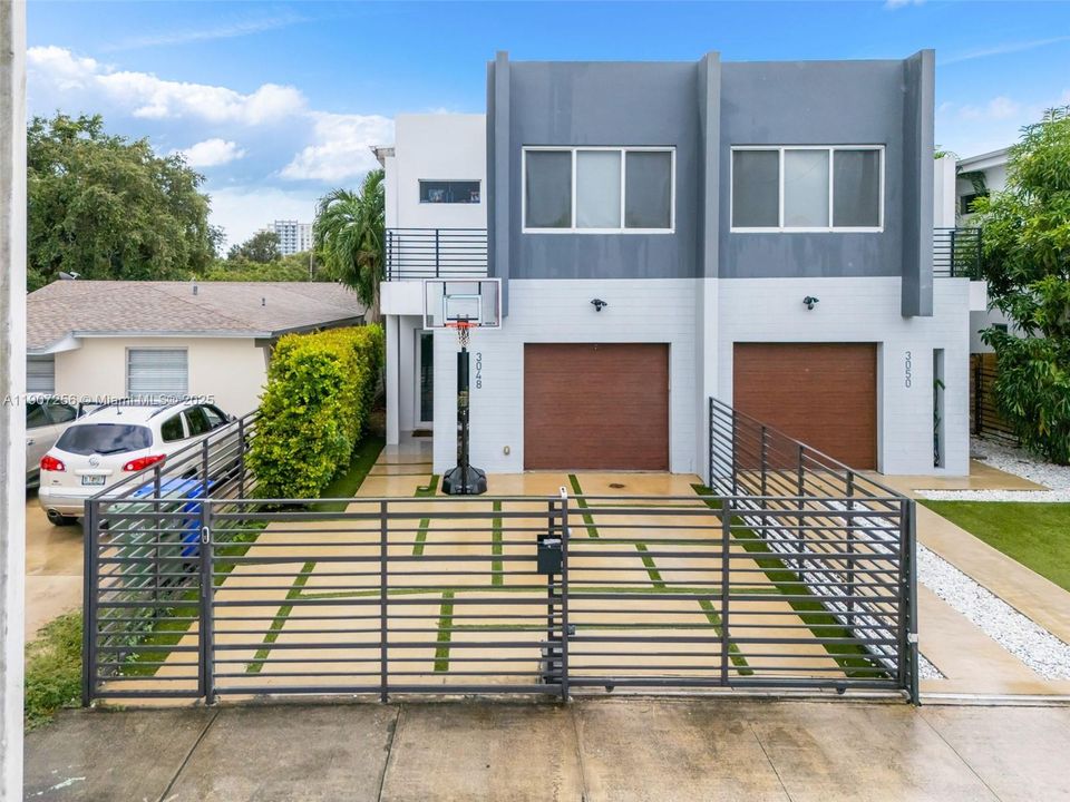 For Rent: $6,800 (3 beds, 3 baths, 2264 Square Feet)