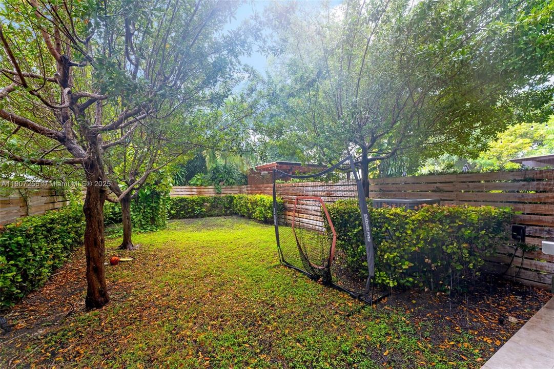 For Rent: $6,800 (3 beds, 3 baths, 2264 Square Feet)