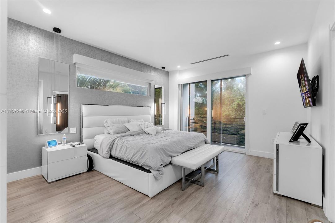 For Rent: $6,800 (3 beds, 3 baths, 2264 Square Feet)