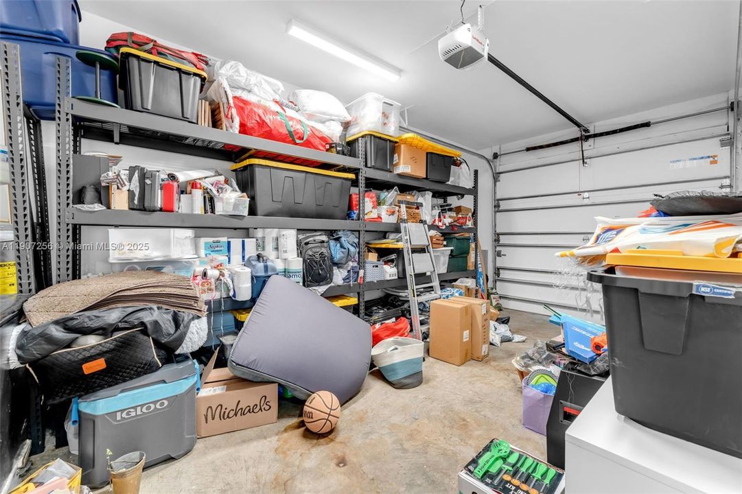 For Rent: $6,800 (3 beds, 3 baths, 2264 Square Feet)