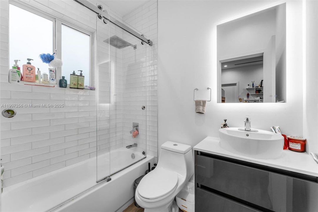 For Rent: $6,800 (3 beds, 3 baths, 2264 Square Feet)