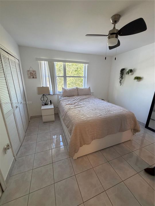 На продажу: $434,900 (2 спален, 2 ванн, 1200 Квадратных фут)