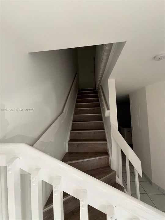 На продажу: $434,900 (2 спален, 2 ванн, 1200 Квадратных фут)