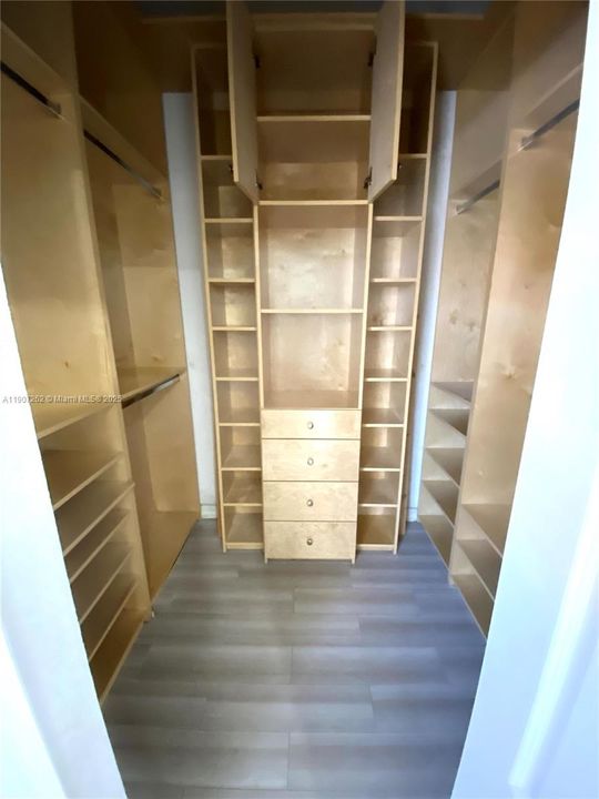 最近租的: $2,400 (2 贝兹, 2 浴室, 930 平方英尺)