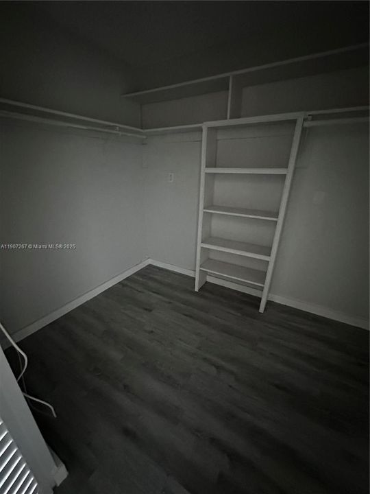 Activo con contrato: $2,850 (2 camas, 2 baños, 1330 Pies cuadrados)