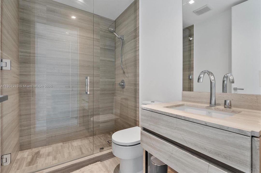 For Sale: $2,725,000 (2 beds, 2 baths, 1530 Square Feet)