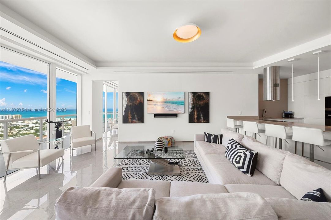 For Sale: $3,100,000 (2 beds, 2 baths, 1536 Square Feet)