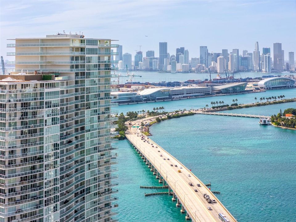 For Sale: $3,100,000 (2 beds, 2 baths, 1536 Square Feet)