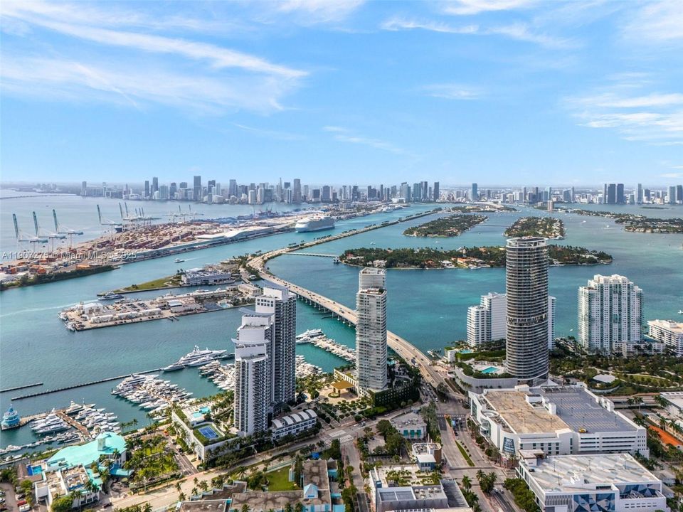 For Sale: $3,100,000 (2 beds, 2 baths, 1536 Square Feet)