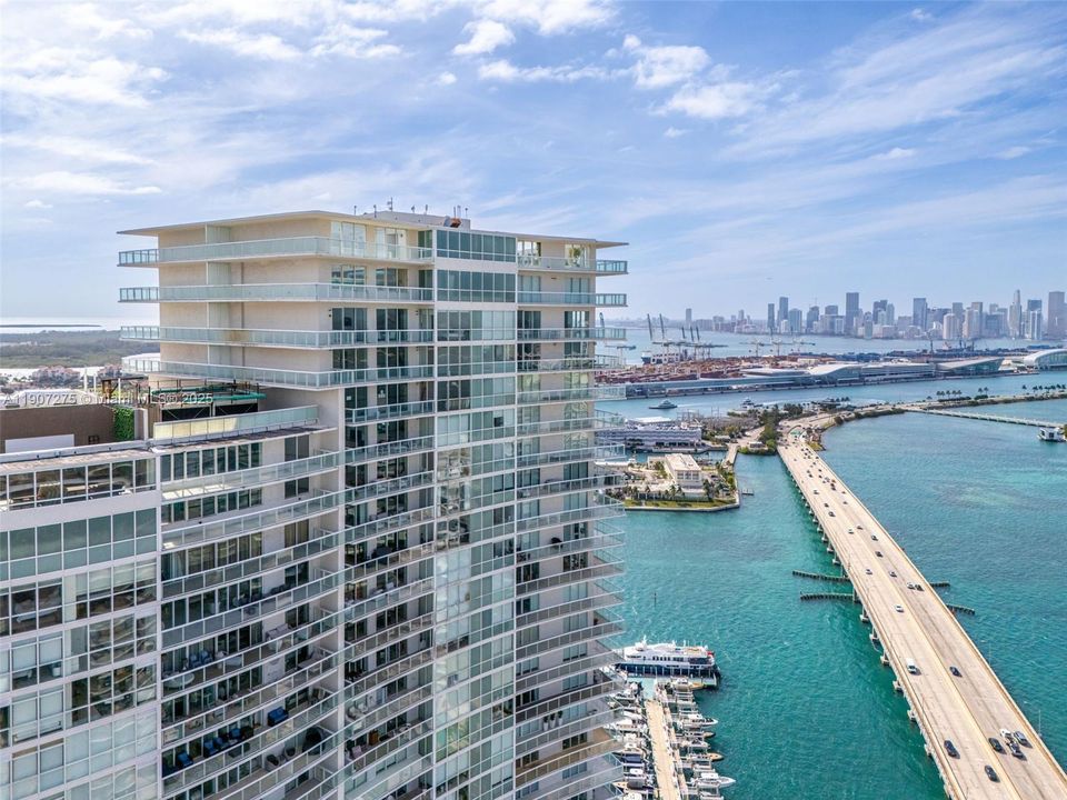 For Sale: $3,100,000 (2 beds, 2 baths, 1536 Square Feet)