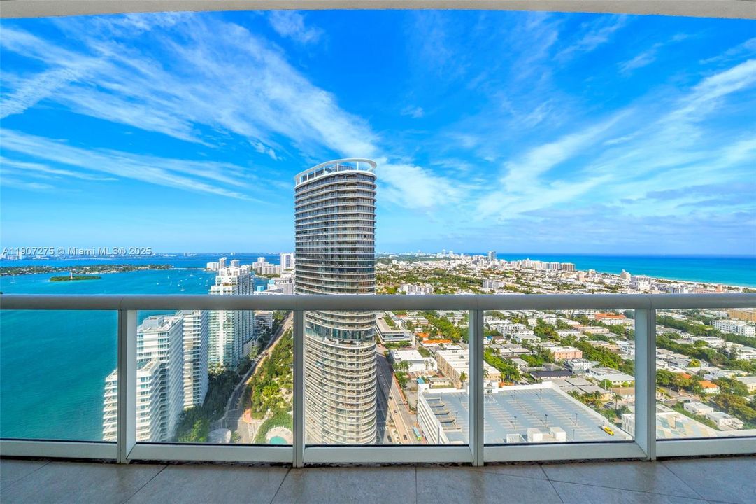 For Sale: $3,100,000 (2 beds, 2 baths, 1536 Square Feet)
