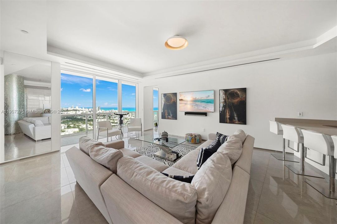 For Sale: $3,100,000 (2 beds, 2 baths, 1536 Square Feet)