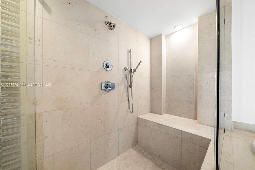 For Sale: $3,100,000 (2 beds, 2 baths, 1536 Square Feet)