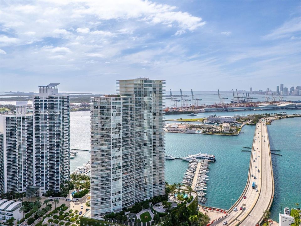 For Sale: $3,100,000 (2 beds, 2 baths, 1536 Square Feet)