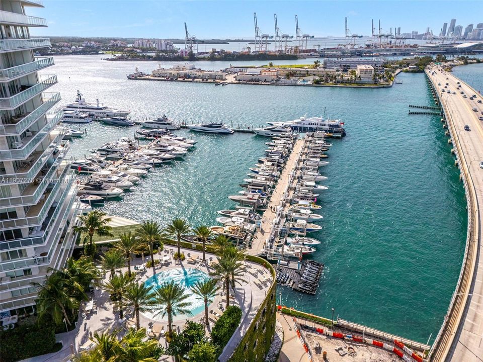 For Sale: $3,100,000 (2 beds, 2 baths, 1536 Square Feet)