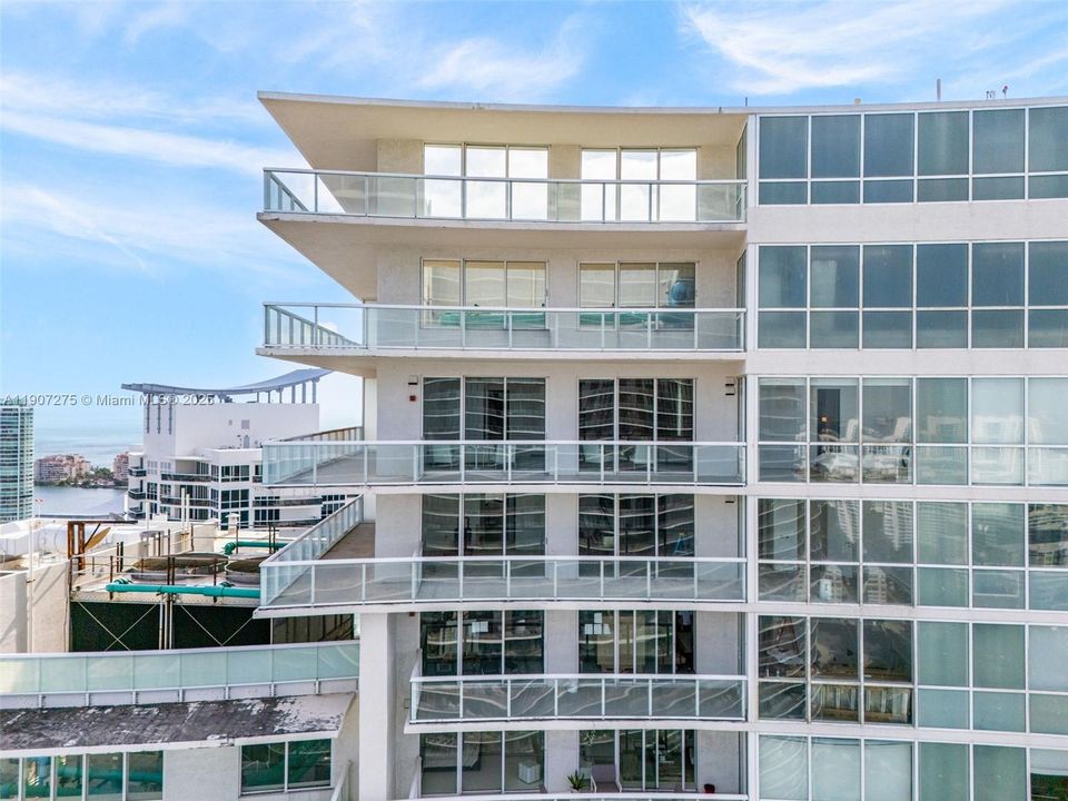 For Sale: $3,100,000 (2 beds, 2 baths, 1536 Square Feet)