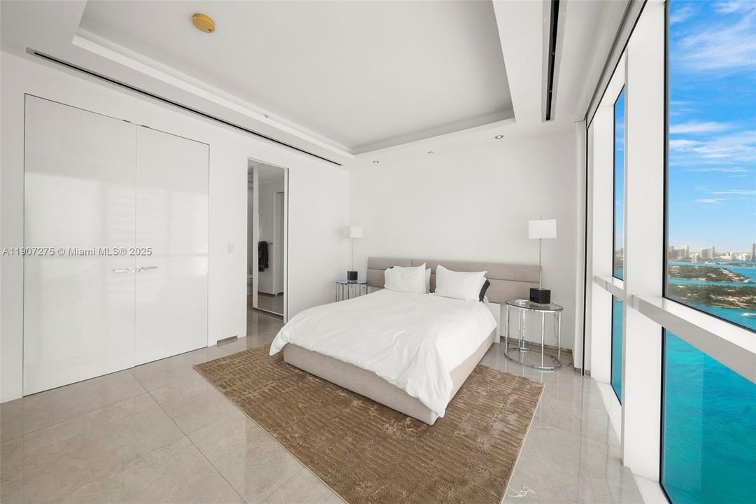 For Sale: $3,100,000 (2 beds, 2 baths, 1536 Square Feet)