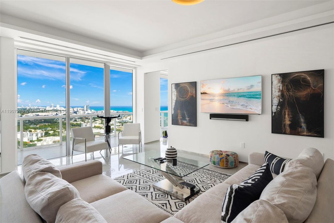 For Sale: $3,100,000 (2 beds, 2 baths, 1536 Square Feet)