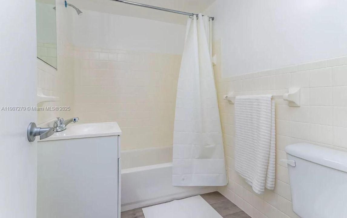 Recently Rented: $1,900 (1 beds, 1 baths, 500 Square Feet)