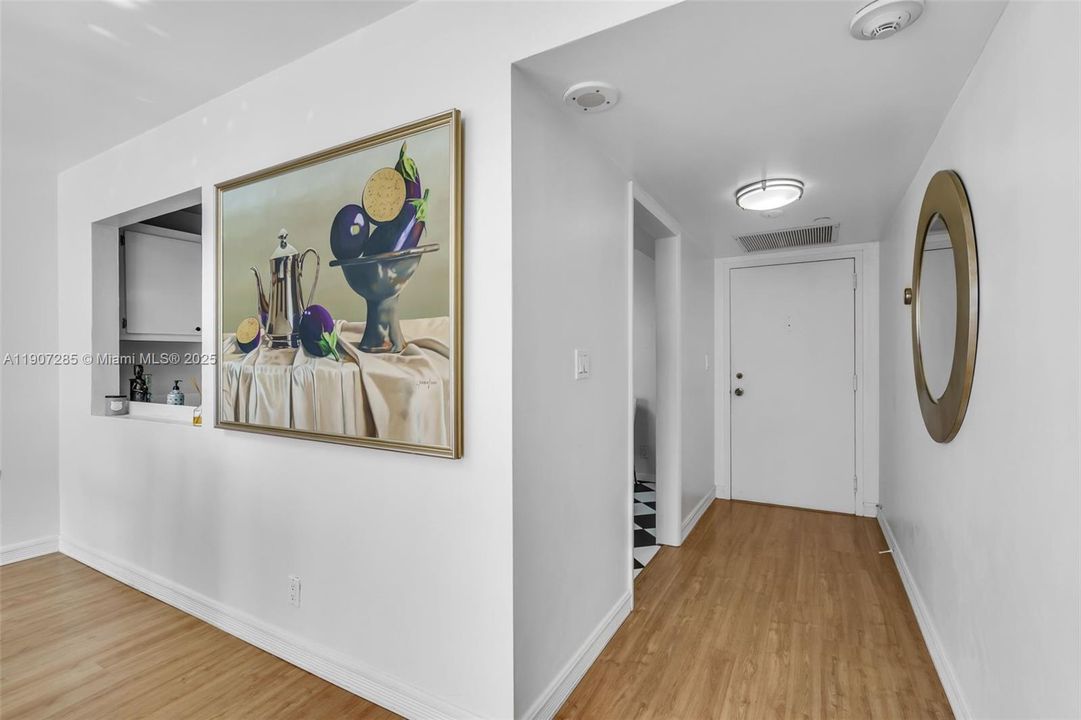 Active With Contract: $610,000 (2 beds, 2 baths, 1316 Square Feet)