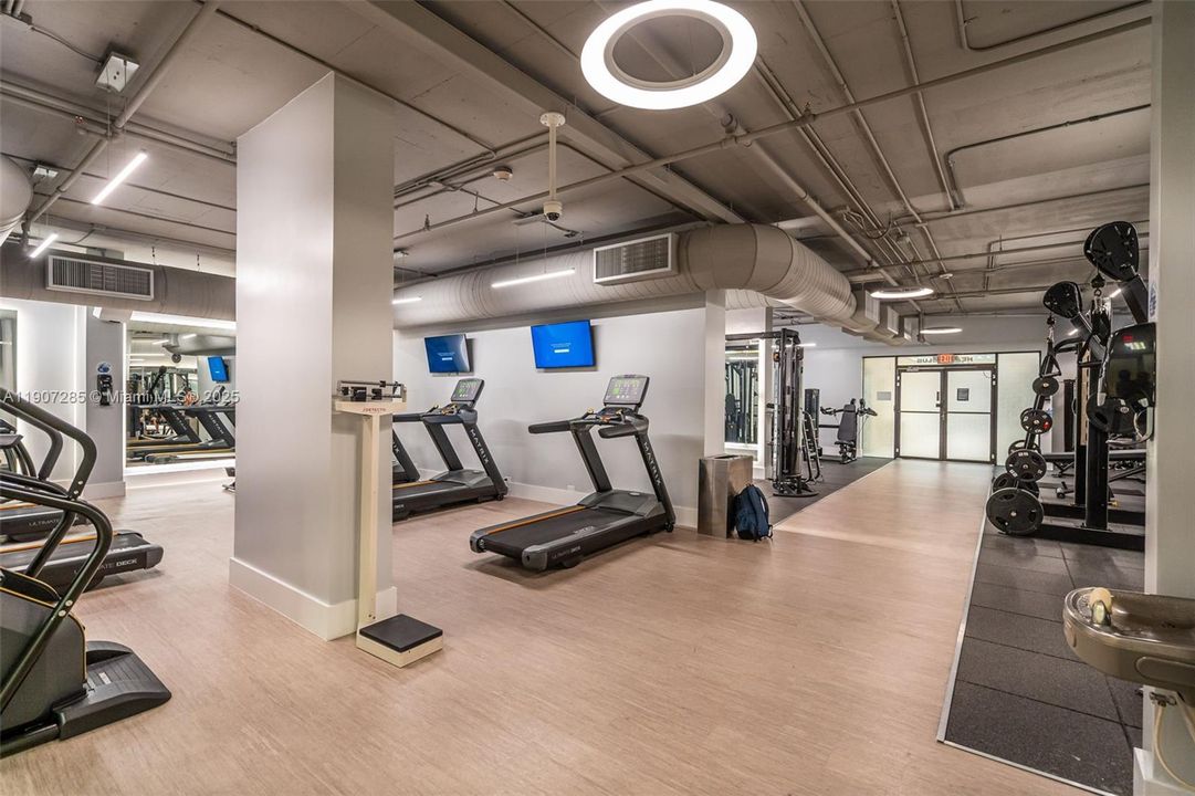 Active With Contract: $610,000 (2 beds, 2 baths, 1316 Square Feet)