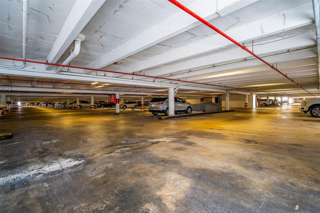 Active With Contract: $610,000 (2 beds, 2 baths, 1316 Square Feet)