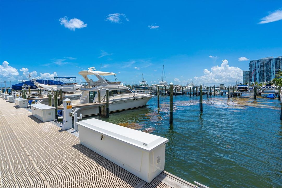 Active With Contract: $610,000 (2 beds, 2 baths, 1316 Square Feet)