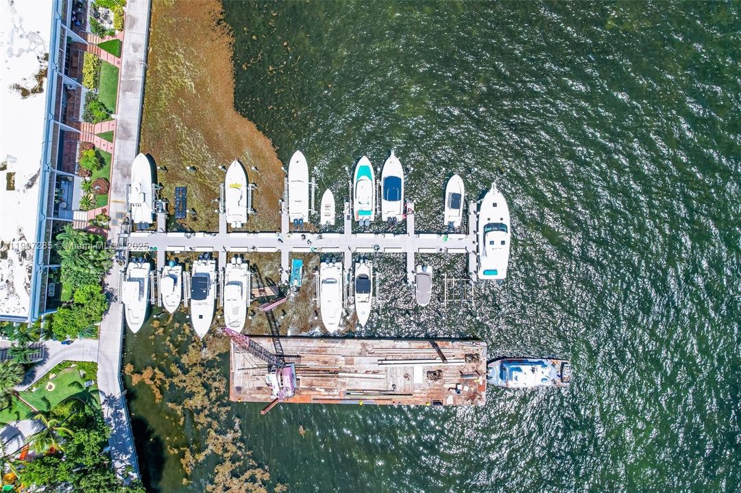 Active With Contract: $610,000 (2 beds, 2 baths, 1316 Square Feet)