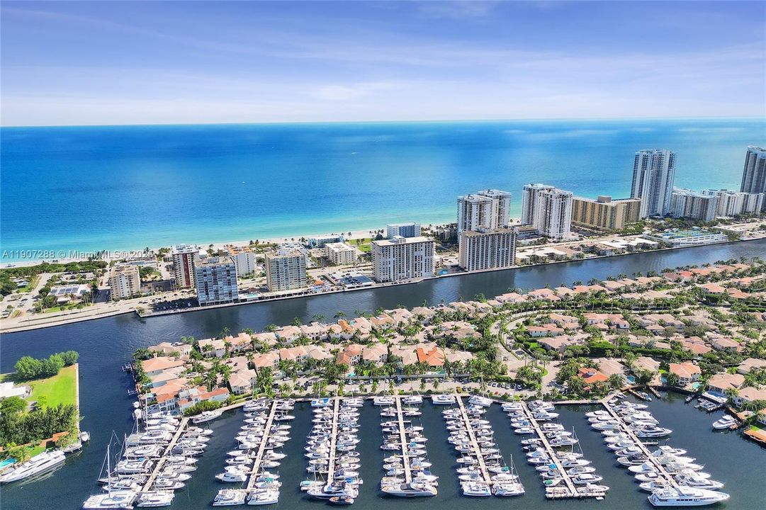 En Venta: $1,275,000 (3 camas, 2 baños, 2126 Pies cuadrados)