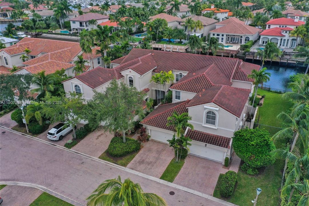 En Venta: $1,275,000 (3 camas, 2 baños, 2126 Pies cuadrados)