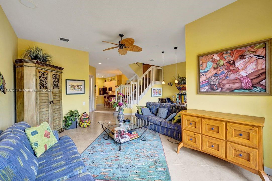 En Venta: $1,275,000 (3 camas, 2 baños, 2126 Pies cuadrados)