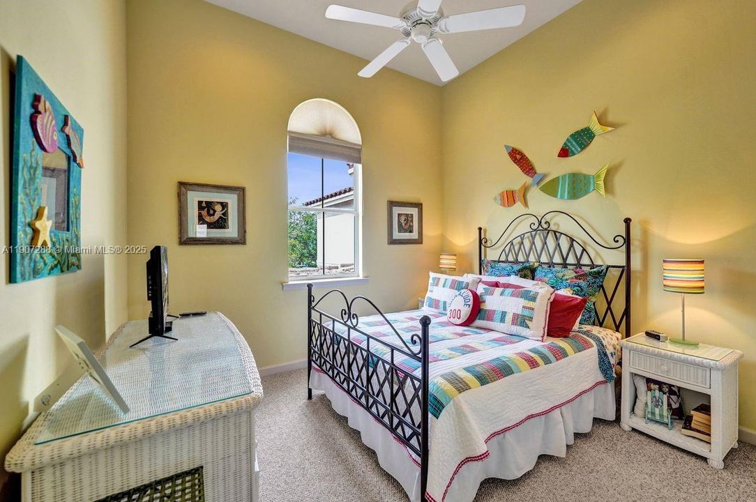 En Venta: $1,275,000 (3 camas, 2 baños, 2126 Pies cuadrados)