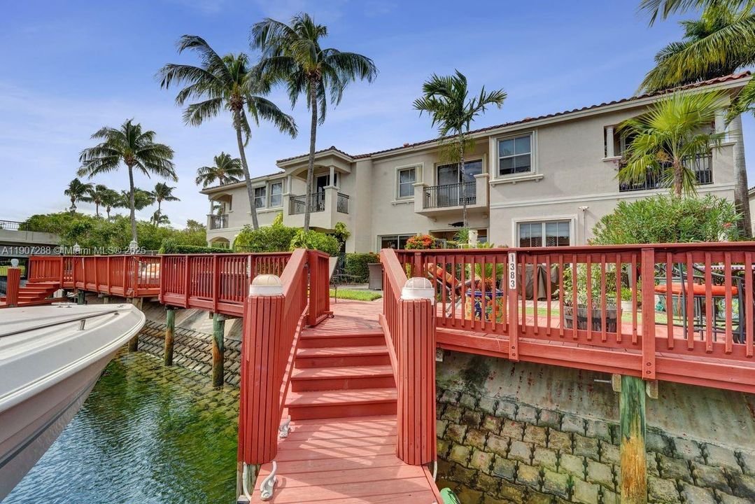 En Venta: $1,275,000 (3 camas, 2 baños, 2126 Pies cuadrados)