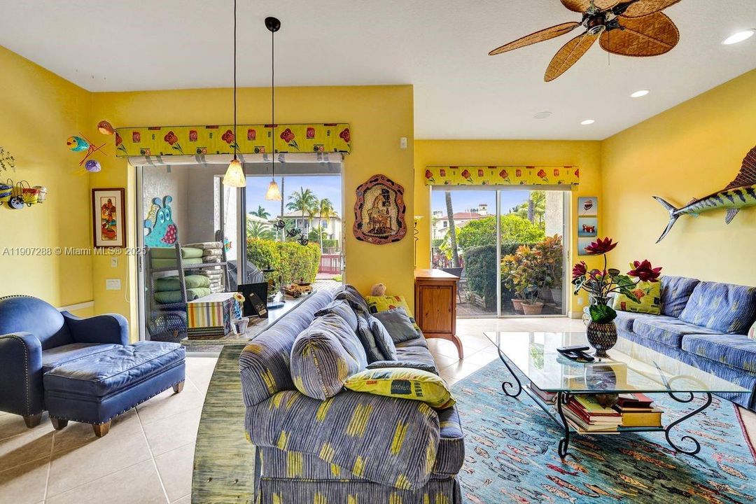 En Venta: $1,275,000 (3 camas, 2 baños, 2126 Pies cuadrados)