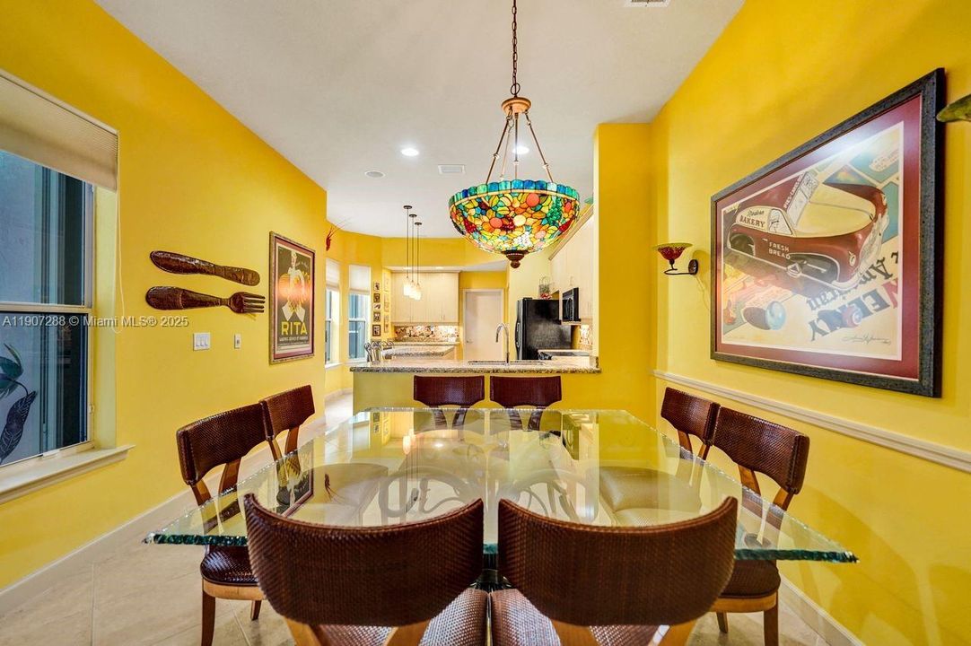 En Venta: $1,275,000 (3 camas, 2 baños, 2126 Pies cuadrados)